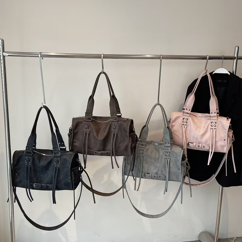Laura – Sac à franges en daim végan